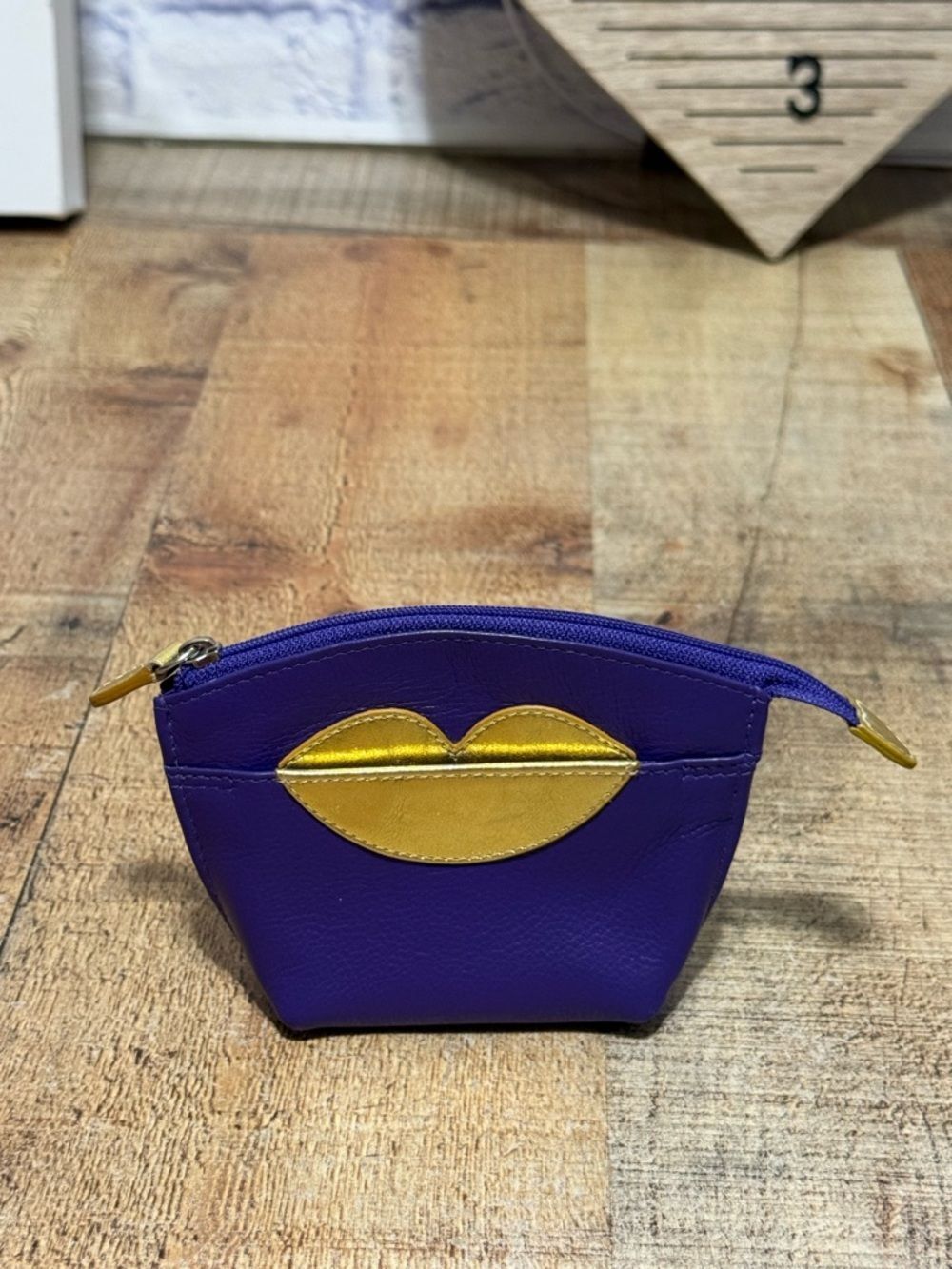 iLi New York Ladies Leather Lip Cosmetic Pouch RFID purple
